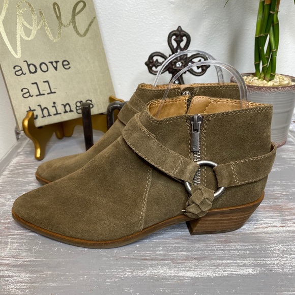 Lucky Brand Enitha Olive green pointed toe suede ankle boots booties 7M - Picture 2 of 11